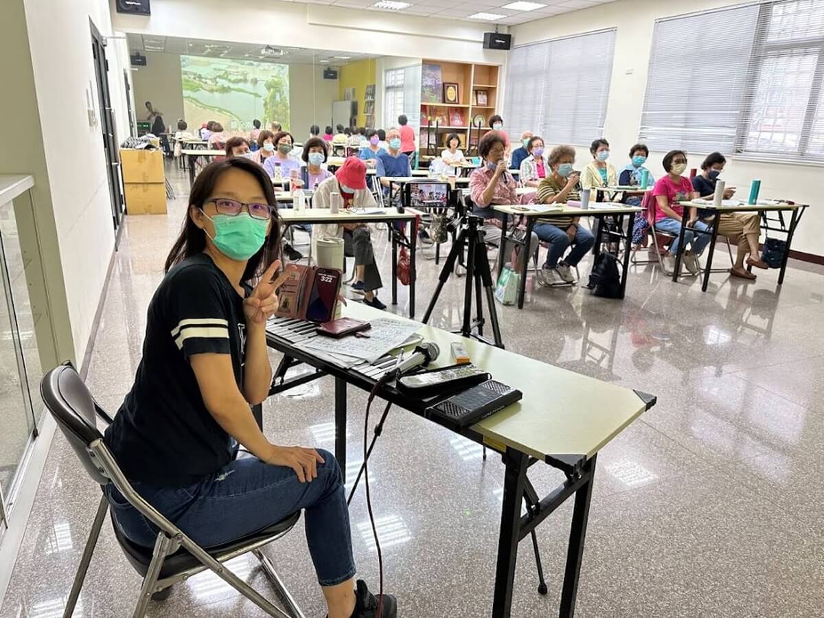 Karaoke Club — Thursday Class